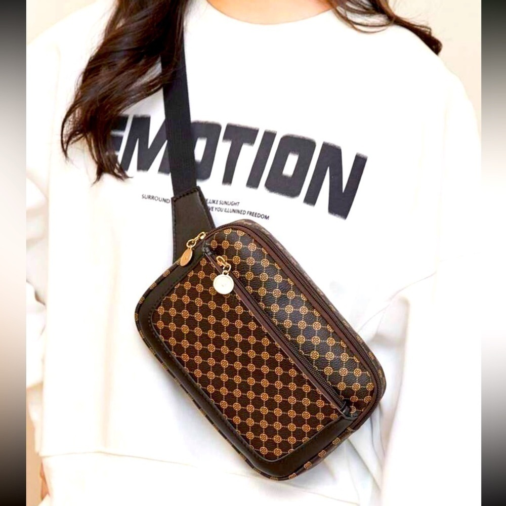 Casual Crossbody Bag / Fanny Pack